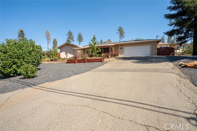 6354 Berkshire Avenue, Paradise CA: https://media.crmls.org/medias/876e123b-4c82-4aa3-9f71-75ab802e6f6a.jpg