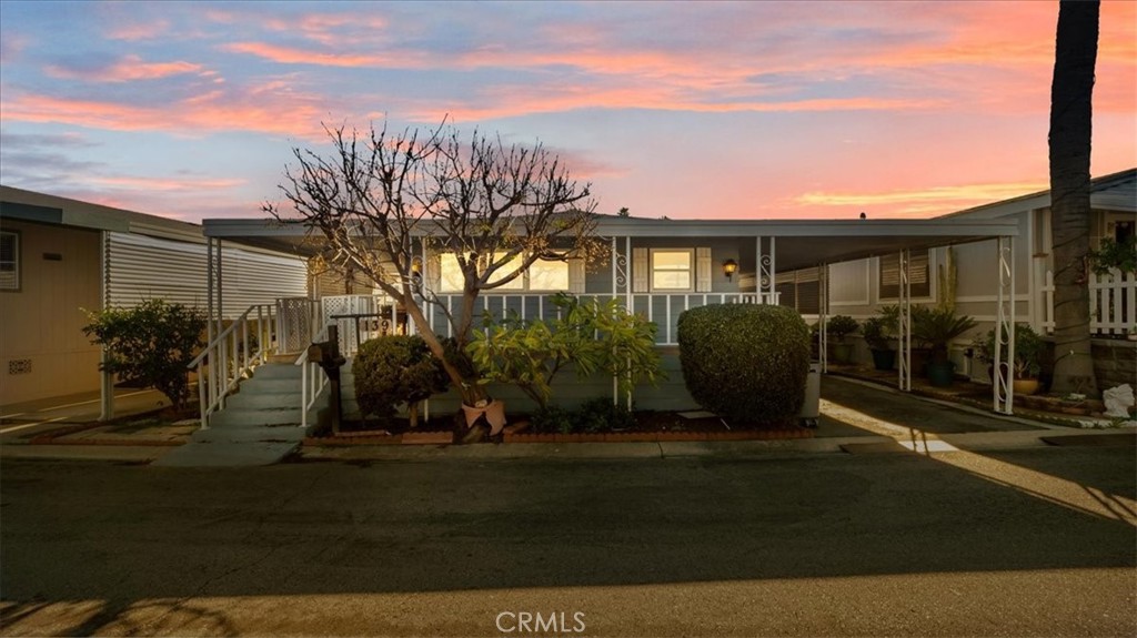 10001 W Frontage Road W 139, South Gate, CA 90280