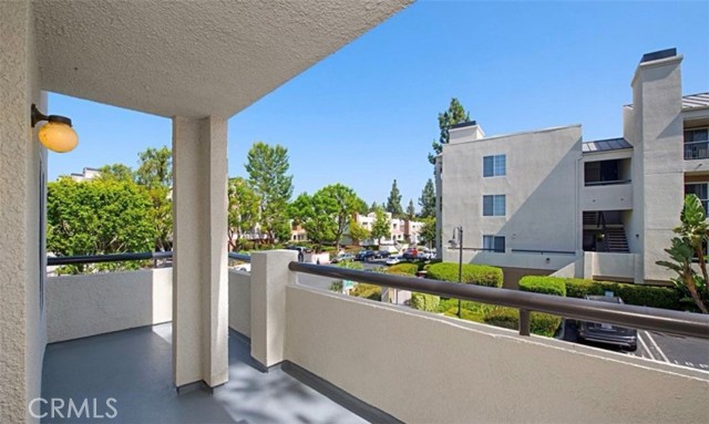 Detail Gallery Image 7 of 15 For 5565 Canoga Ave #120,  Woodland Hills,  CA 91367 - 1 Beds | 1 Baths