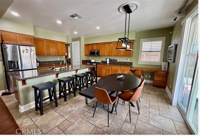 Detail Gallery Image 5 of 9 For 278 Overleaf, San Jacinto,  CA 92582 - 5 Beds | 4 Baths