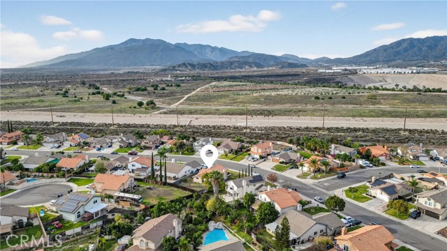 4595 Bronson, San Bernardino CA: https://media.crmls.org/medias/876f5834-c167-4467-a82b-03211991efc9.jpg