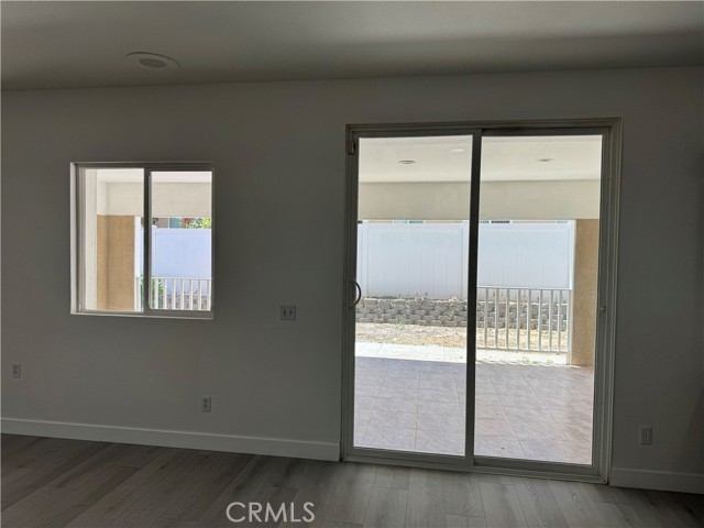 Detail Gallery Image 7 of 20 For 1416 Plaza Way, Perris,  CA 92570 - 4 Beds | 2/1 Baths