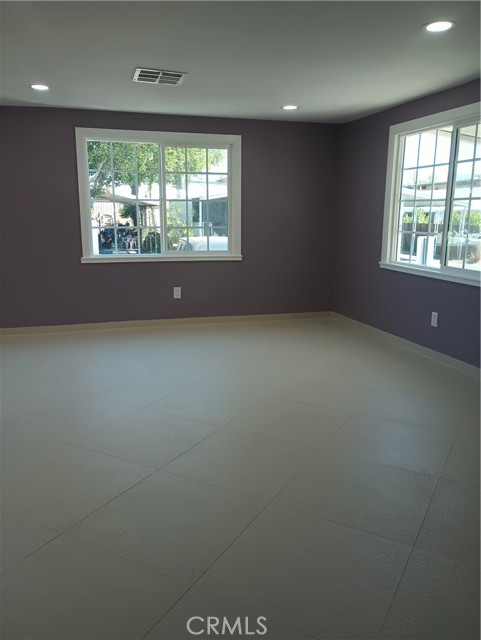 Detail Gallery Image 3 of 22 For 350 S Willow #134,  Rialto,  CA 92376 - 3 Beds | 2 Baths