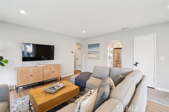 242 San Rafael Avenue, Santa Barbara CA: https://media.crmls.org/medias/87704475-b257-4a16-a8ed-c2ff22655578.jpg