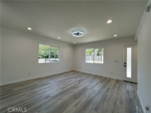 Detail Gallery Image 23 of 31 For 10363 Commerce Ave, Tujunga,  CA 91042 - 4 Beds | 3 Baths