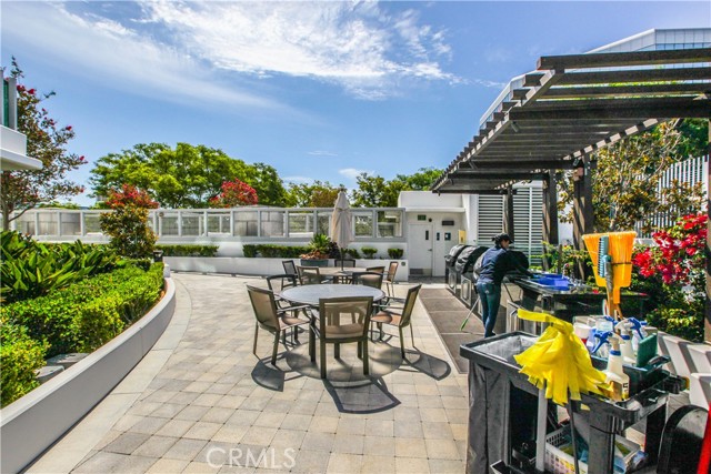 3141 Michelson Drive, Irvine CA: https://media.crmls.org/medias/8770eba2-ba0b-4be8-890f-80d0ea666c7f.jpg