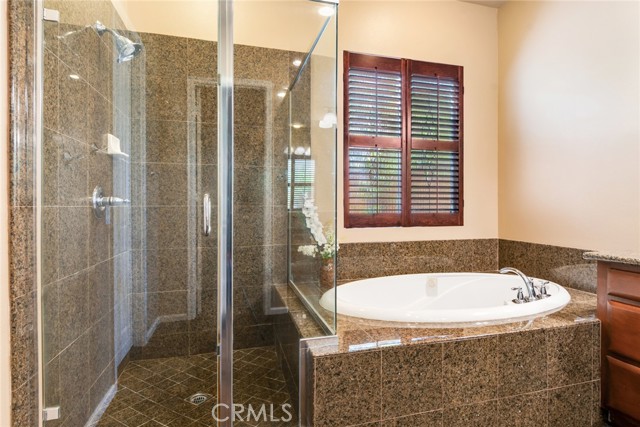 36235 Bay Hill Drive, Beaumont CA: https://media.crmls.org/medias/8772c2e2-dca7-4ba4-8088-e0096d5f7a27.jpg