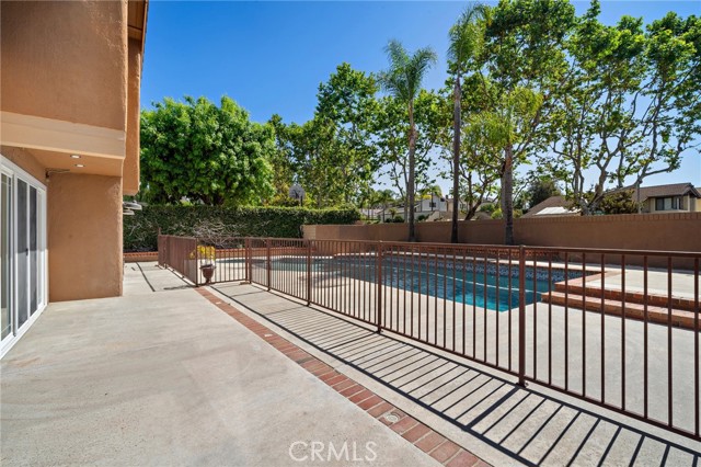 21572 Via Invierno, Lake Forest CA: https://media.crmls.org/medias/8772f34d-edf7-4648-9ce0-a4db49b99985.jpg
