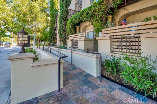 Detail Gallery Image 4 of 75 For 15206 Burbank Bld #209,  Sherman Oaks,  CA 91411 - 2 Beds | 2/1 Baths