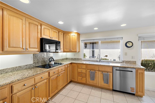 Detail Gallery Image 10 of 32 For 5215 Elvira, Laguna Woods,  CA 92637 - 3 Beds | 2 Baths