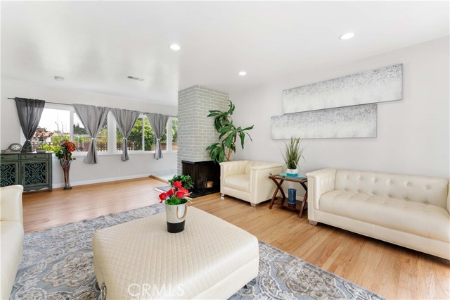 2106 W Judith Lane, Anaheim CA: https://media.crmls.org/medias/877501e5-9cee-47fc-96bc-67d9319a3290.jpg