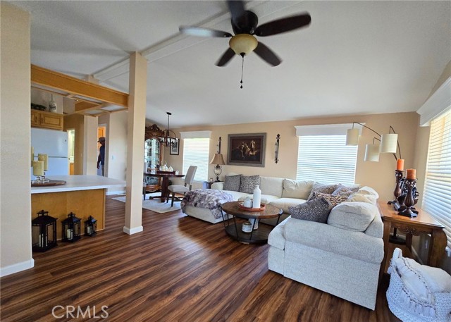 408 Tanglewood, Oroville CA: https://media.crmls.org/medias/877553b2-66a2-4b8c-a232-78553f123c20.jpg