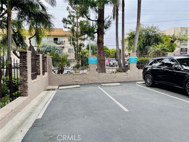 8300 Manitoba Street, Playa del Rey CA: https://media.crmls.org/medias/87756399-b118-4391-9217-25d1e8837f46.jpg