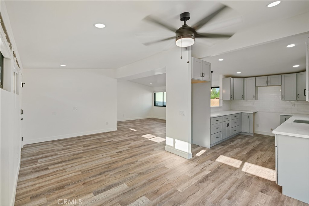 MLS #DW25261926 image #1