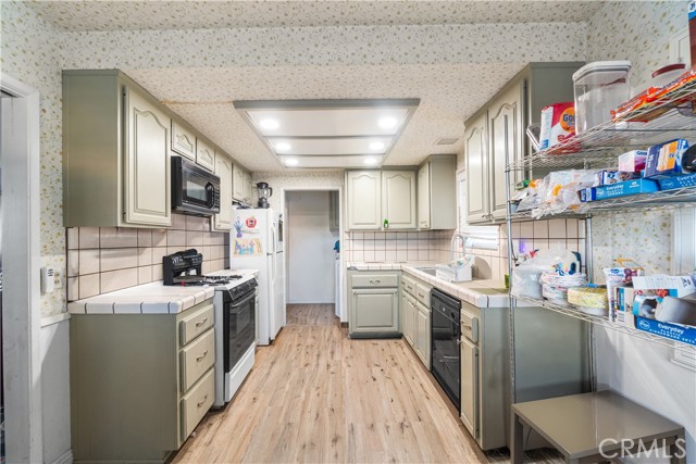 Detail Gallery Image 6 of 26 For 243 S Hanford, San Pedro,  CA 90732 - 3 Beds | 2 Baths