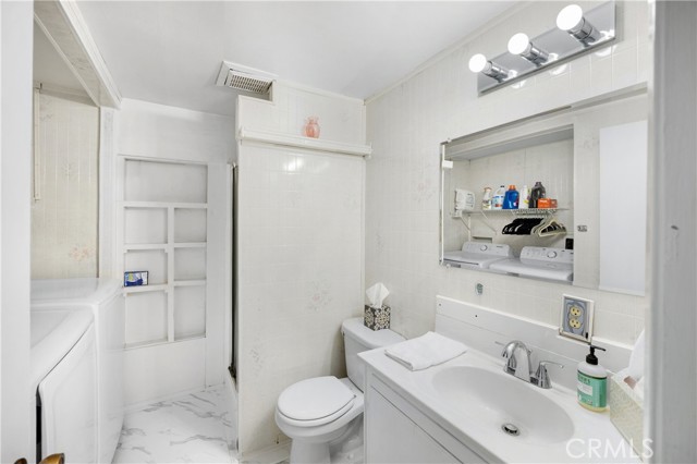 Detail Gallery Image 30 of 51 For 1005 E Woodland Ln, Glendora,  CA 91741 - 4 Beds | 3 Baths