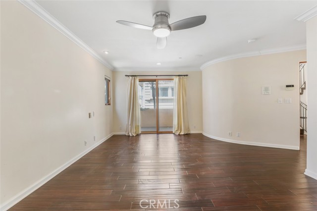 209 Crest Drive, Manhattan Beach CA: https://media.crmls.org/medias/8777337d-aa28-4da9-80d6-f7c1155d875d.jpg