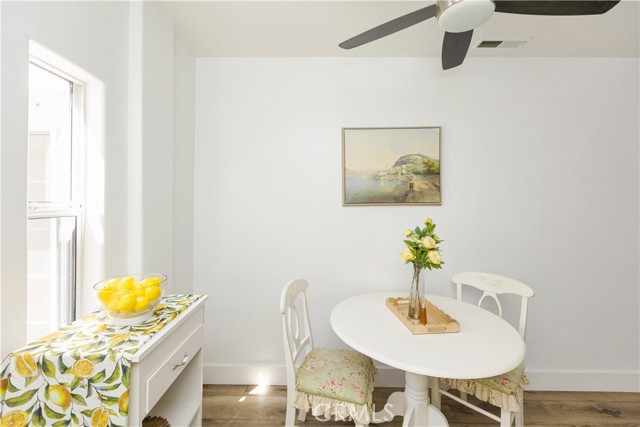 Detail Gallery Image 7 of 18 For 229 La Verne, Long Beach,  CA 90803 - 3 Beds | 2 Baths