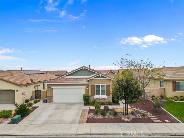 Detail Gallery Image 1 of 35 For 17925 Cloudberry Dr, San Bernardino,  CA 92407 - 3 Beds | 2 Baths