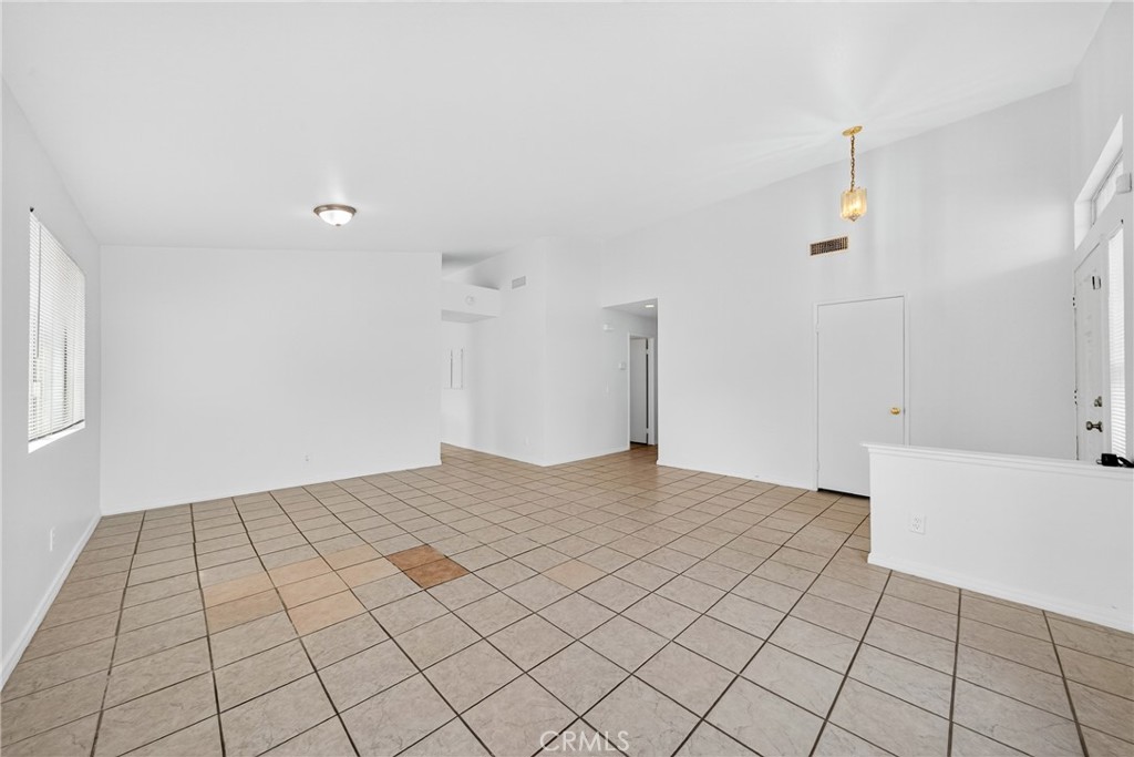 MLS #OC25249388 image #6