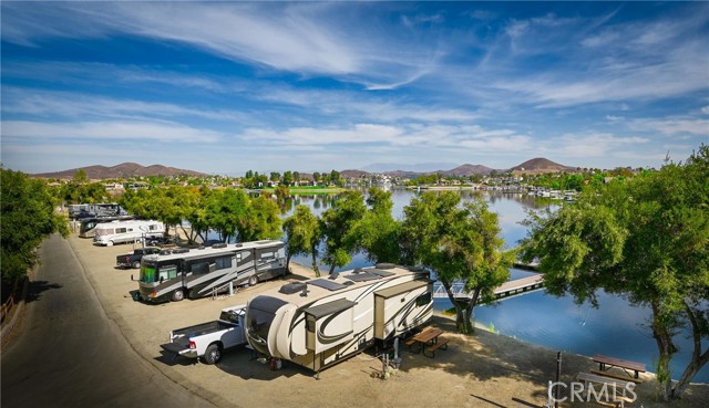 22054 Treasure Island Drive, Canyon Lake CA: https://media.crmls.org/medias/877a27e4-dafa-48d1-87f1-699e28fdef72.jpg