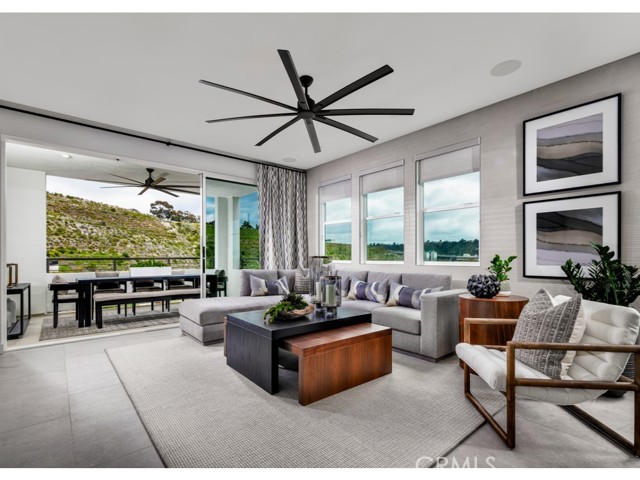 Detail Gallery Image 2 of 10 For 2638 Everly Dr, San Diego,  CA 92108 - 4 Beds | 3/1 Baths