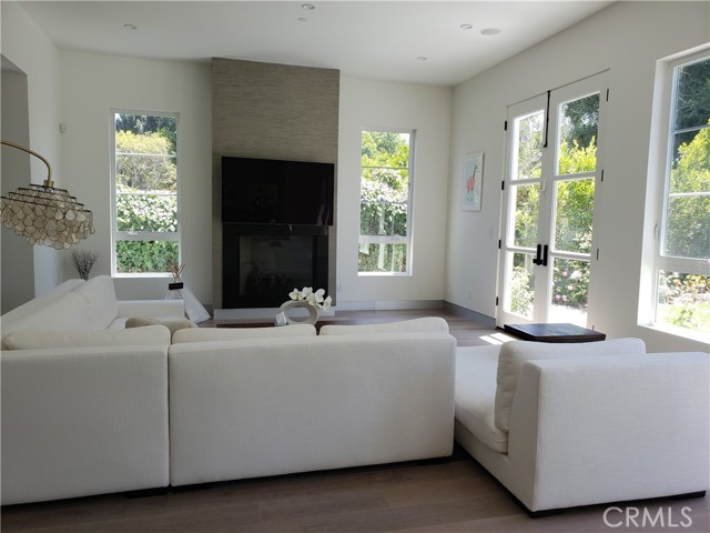 Detail Gallery Image 26 of 36 For 4435 Camellia Ave, North Hollywood,  CA 91602 - 5 Beds | 6 Baths