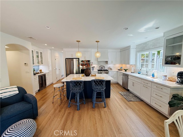 18071 Westlake Circle, Huntington Beach CA: https://media.crmls.org/medias/877bb994-491f-44a3-bc3f-67a4b630294d.jpg