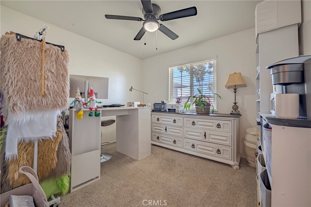https://media.crmls.org/medias/877dc79f-b987-4683-b218-64400724d709.jpg?preset=X-Large