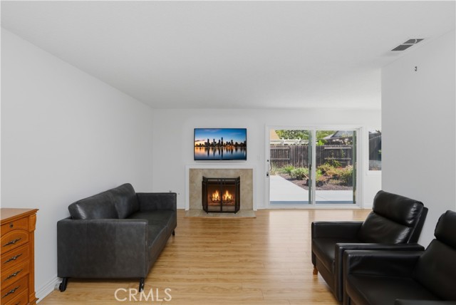 Detail Gallery Image 5 of 43 For 2097 Santa Barbara, Corona,  CA 92882 - 4 Beds | 2 Baths