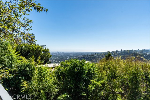 Detail Gallery Image 4 of 31 For 1619 Tower Grove, Beverly Hills,  CA 90210 - 4 Beds | 4/2 Baths