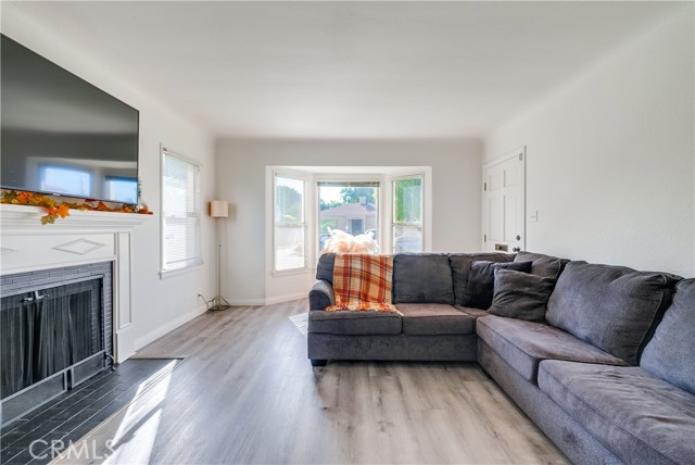 Detail Gallery Image 9 of 46 For 2709 E Van Buren, Long Beach,  CA 90810 - 2 Beds | 1 Baths