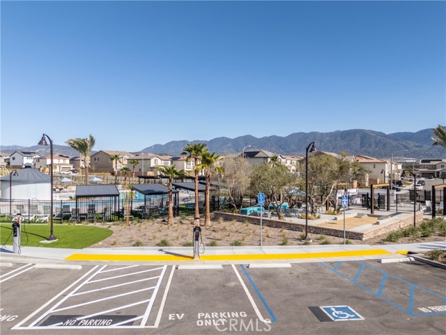 Detail Gallery Image 22 of 36 For 554 Cumberland Rd, Rialto,  CA 92377 - 4 Beds | 3 Baths