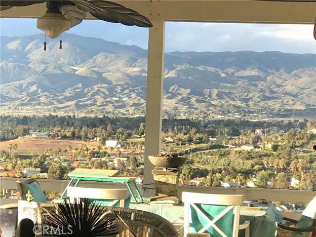 28291 Vista Del Valle, Hemet CA: https://media.crmls.org/medias/87800815-6acd-495f-800d-84da5e70027b.jpg