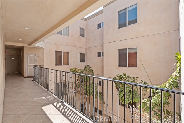 Detail Gallery Image 25 of 28 For 11280 La Maida St #302,  North Hollywood,  CA 91601 - 3 Beds | 2/1 Baths