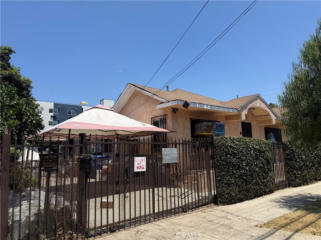 1569 E 109th Street