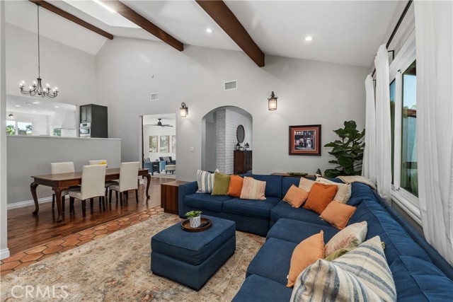 12571 Welbe Drive, North Tustin CA: https://media.crmls.org/medias/8780a0d1-2a85-465b-91e1-5adefdfae206.jpg