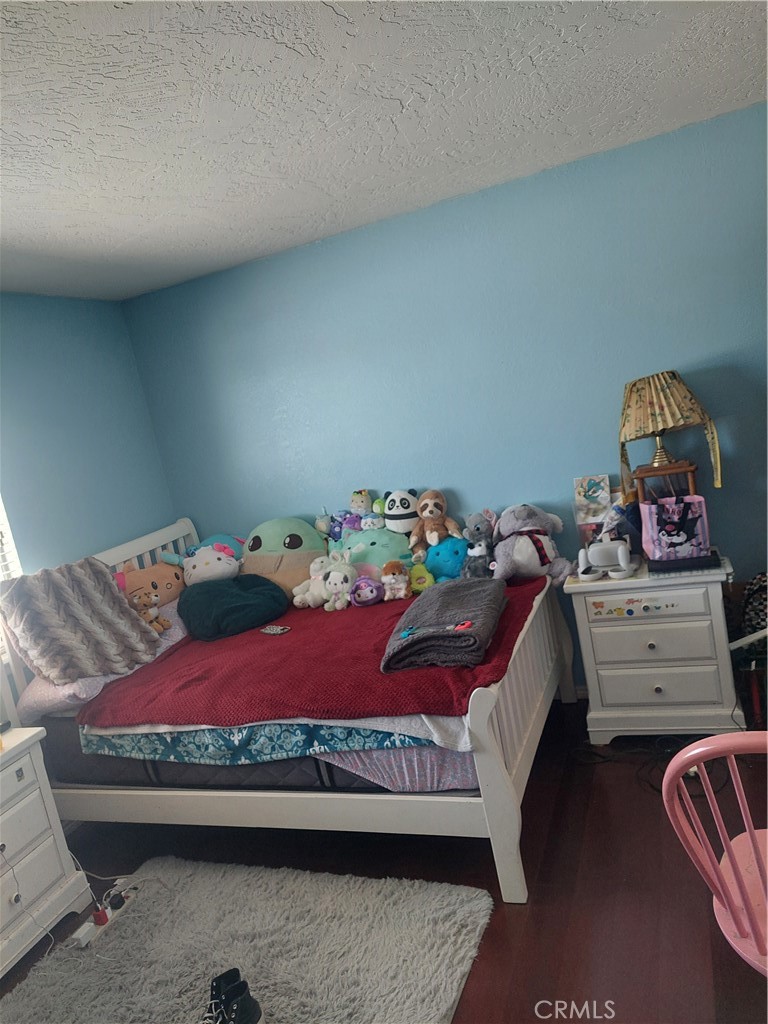 https://media.crmls.org/medias/8780e9aa-dc38-4821-8f07-059f79c352b7.jpg?preset=X-Large