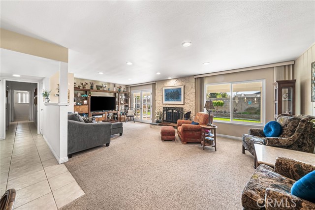 Detail Gallery Image 12 of 39 For 4024 E Del Valle, Orange,  CA 92869 - 5 Beds | 3 Baths