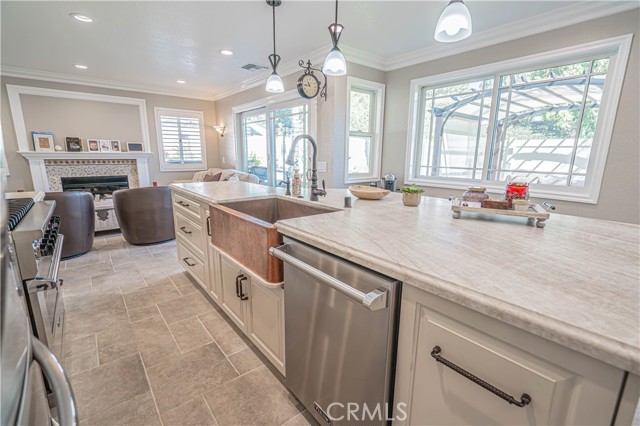 Detail Gallery Image 18 of 65 For 20019 Nutcracker Ct, Canyon Country,  CA 91351 - 4 Beds | 2/1 Baths