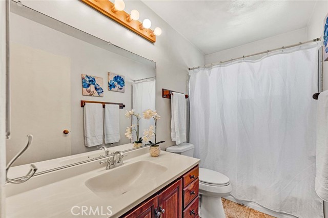 1309 N Linwood Avenue, Santa Ana CA: https://media.crmls.org/medias/8782bb24-de43-46bf-8ab7-f0dd9a935875.jpg