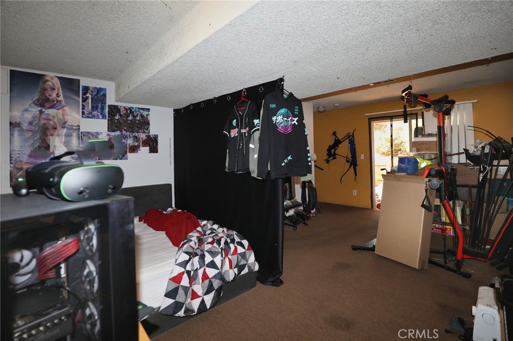 https://media.crmls.org/medias/8782e1e9-e06d-48c8-82b1-00aa2ee330c6.jpg?preset=X-Large