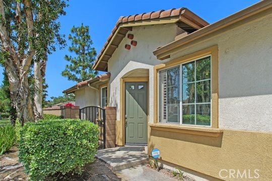 4516 Streamport Drive, Riverside CA: https://media.crmls.org/medias/8783406b-8aed-4ebf-ad4e-c2f87eb4d8db.jpg