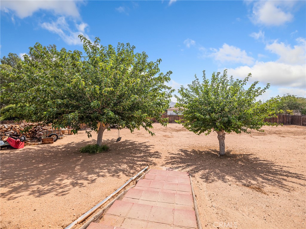 https://media.crmls.org/medias/87836656-f605-438e-bcf6-eaf9b10fb860.jpg?preset=X-Large