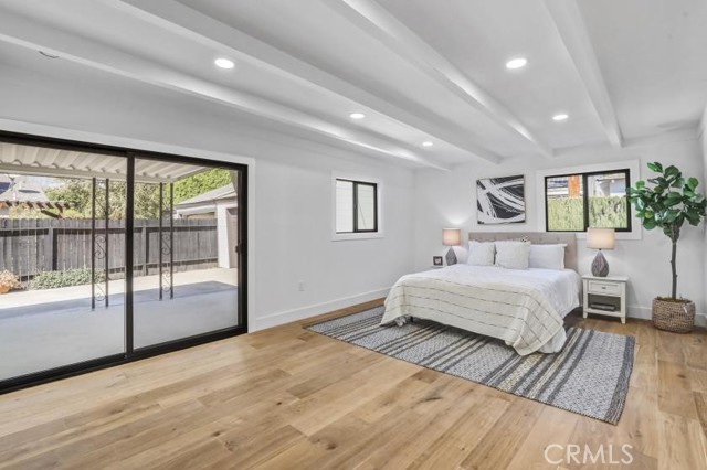 2327 Bonnie Brae, Santa Ana CA: https://media.crmls.org/medias/87838b91-31e8-442a-8929-687c2cb5f606.jpg