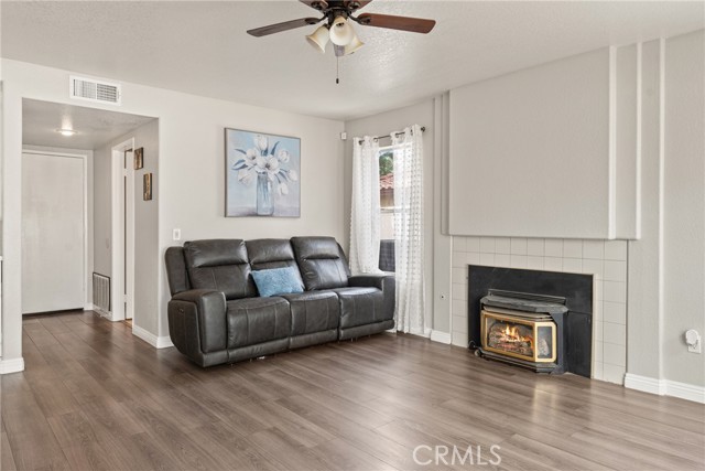 Detail Gallery Image 11 of 40 For 12342 Southwind St, Victorville,  CA 92392 - 4 Beds | 3 Baths