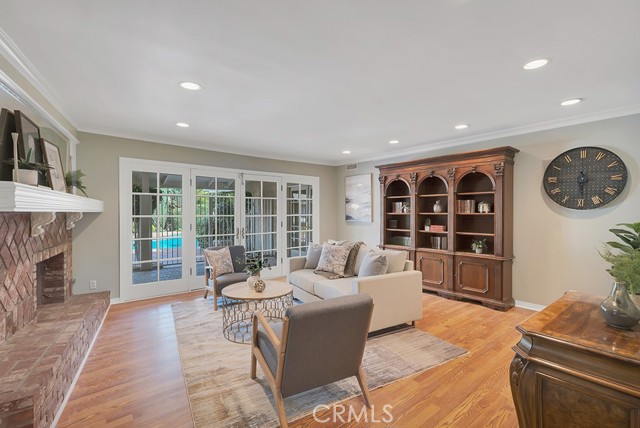 Detail Gallery Image 10 of 57 For 10132 Hadley, Northridge,  CA 91324 - 4 Beds | 3 Baths