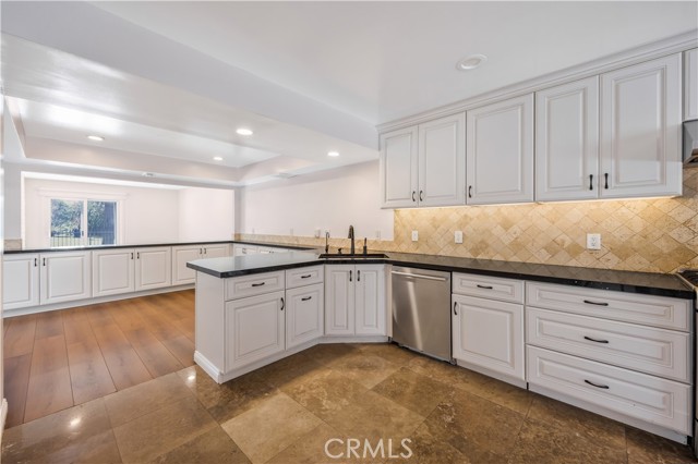 Detail Gallery Image 13 of 49 For 23 Foxglove Way, Irvine,  CA 92612 - 4 Beds | 2/1 Baths