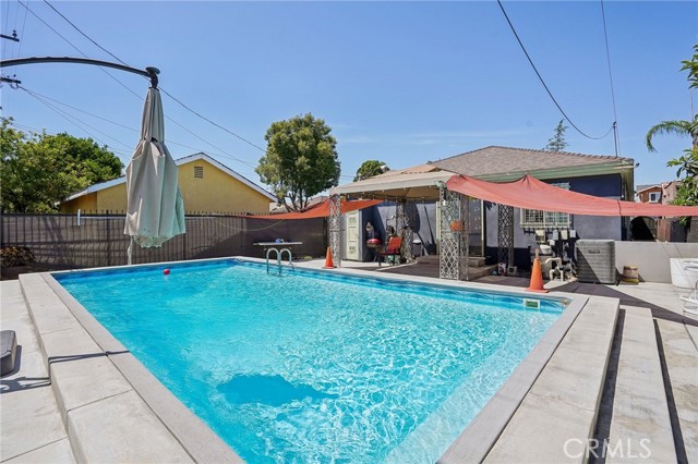 Detail Gallery Image 1 of 20 For 3336 Cherokee Ave, South Gate,  CA 90280 - 4 Beds | 2 Baths