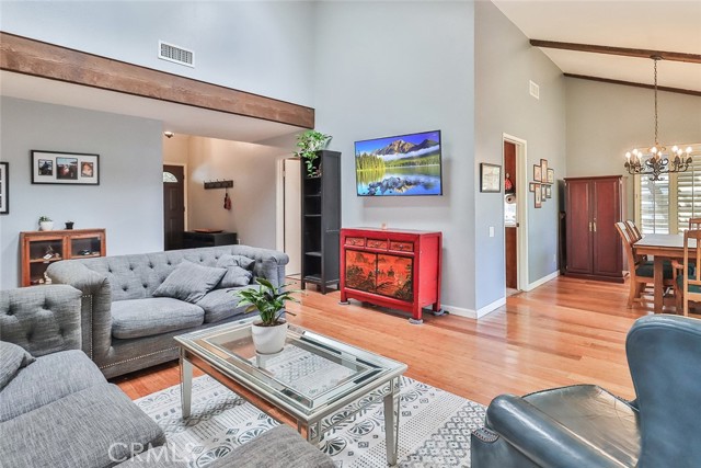 Detail Gallery Image 10 of 38 For 25252 Avenida Rotella, Valencia,  CA 91355 - 3 Beds | 2 Baths